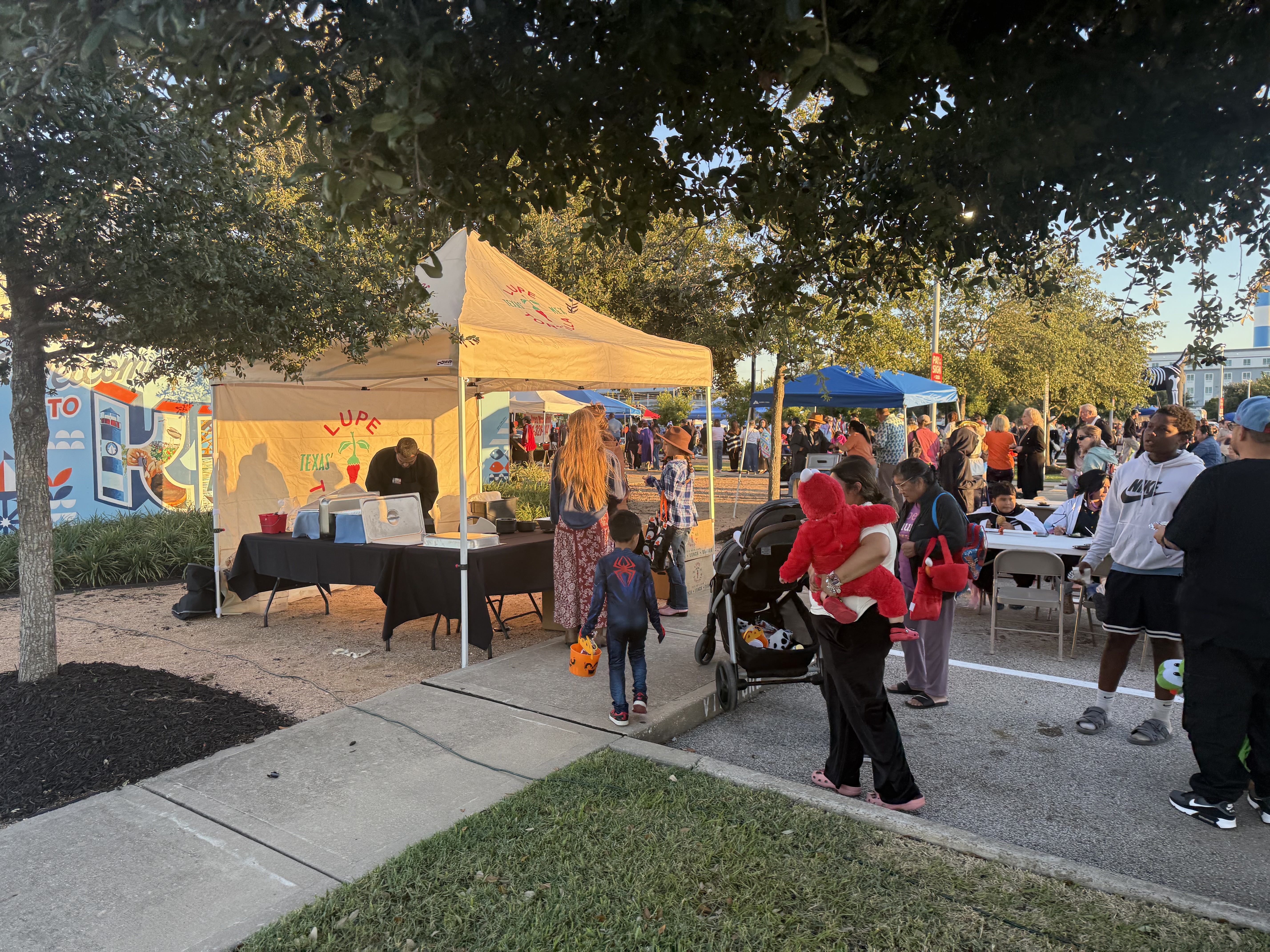 2025 Trunk or Treat, Shop, & Eat Photo 13